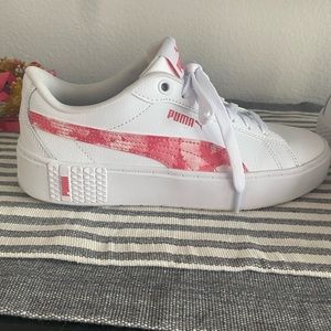 Women’s Puma Tennis Shoes